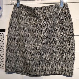 Black and white modern print fitted skirt